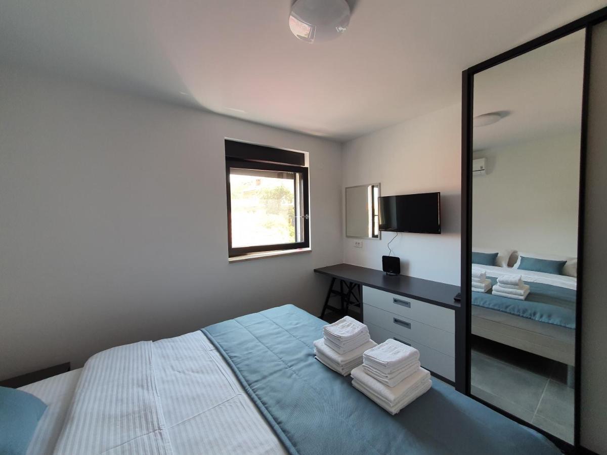 Apartmani Nerium 로비스테 외부 사진
