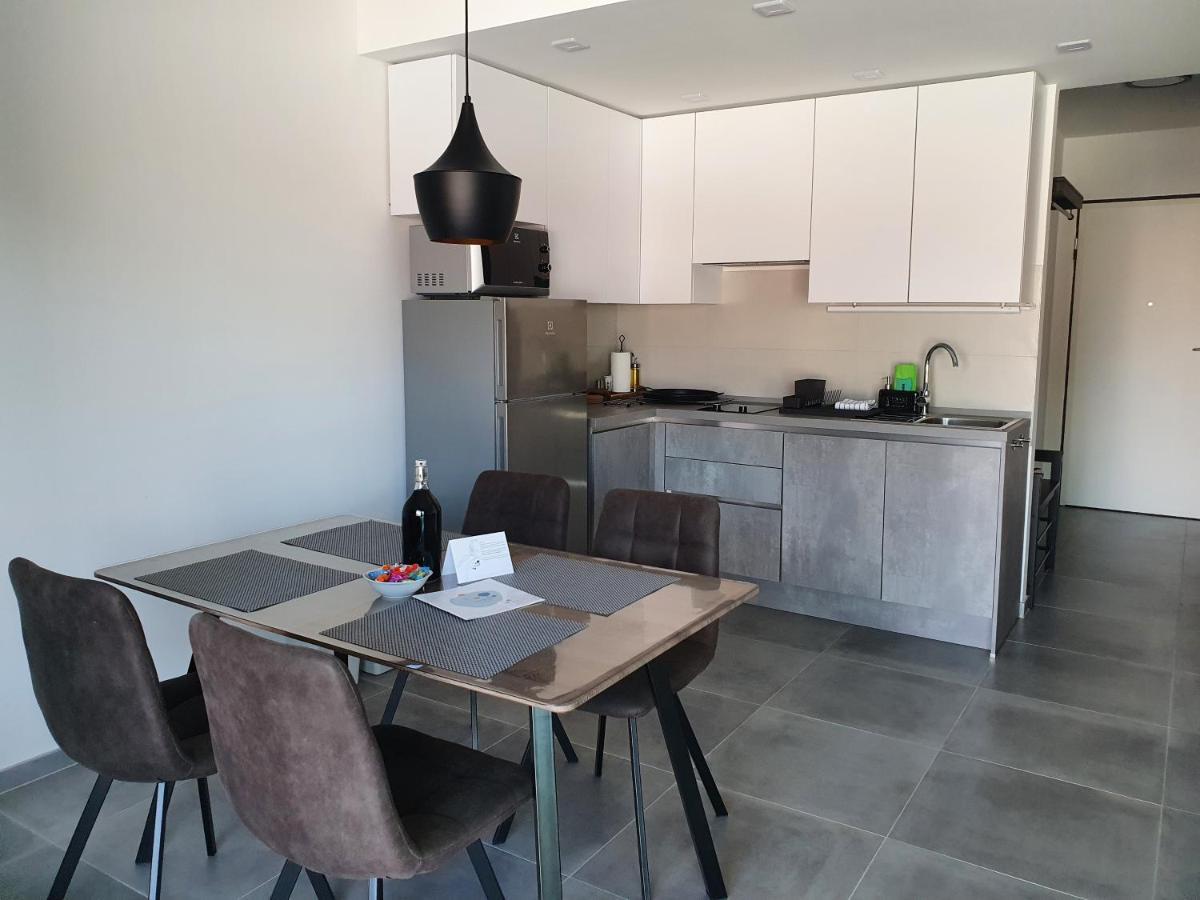 Apartmani Nerium 로비스테 외부 사진