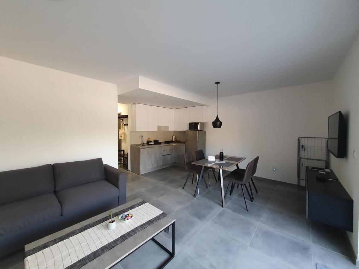 Apartmani Nerium 로비스테 외부 사진