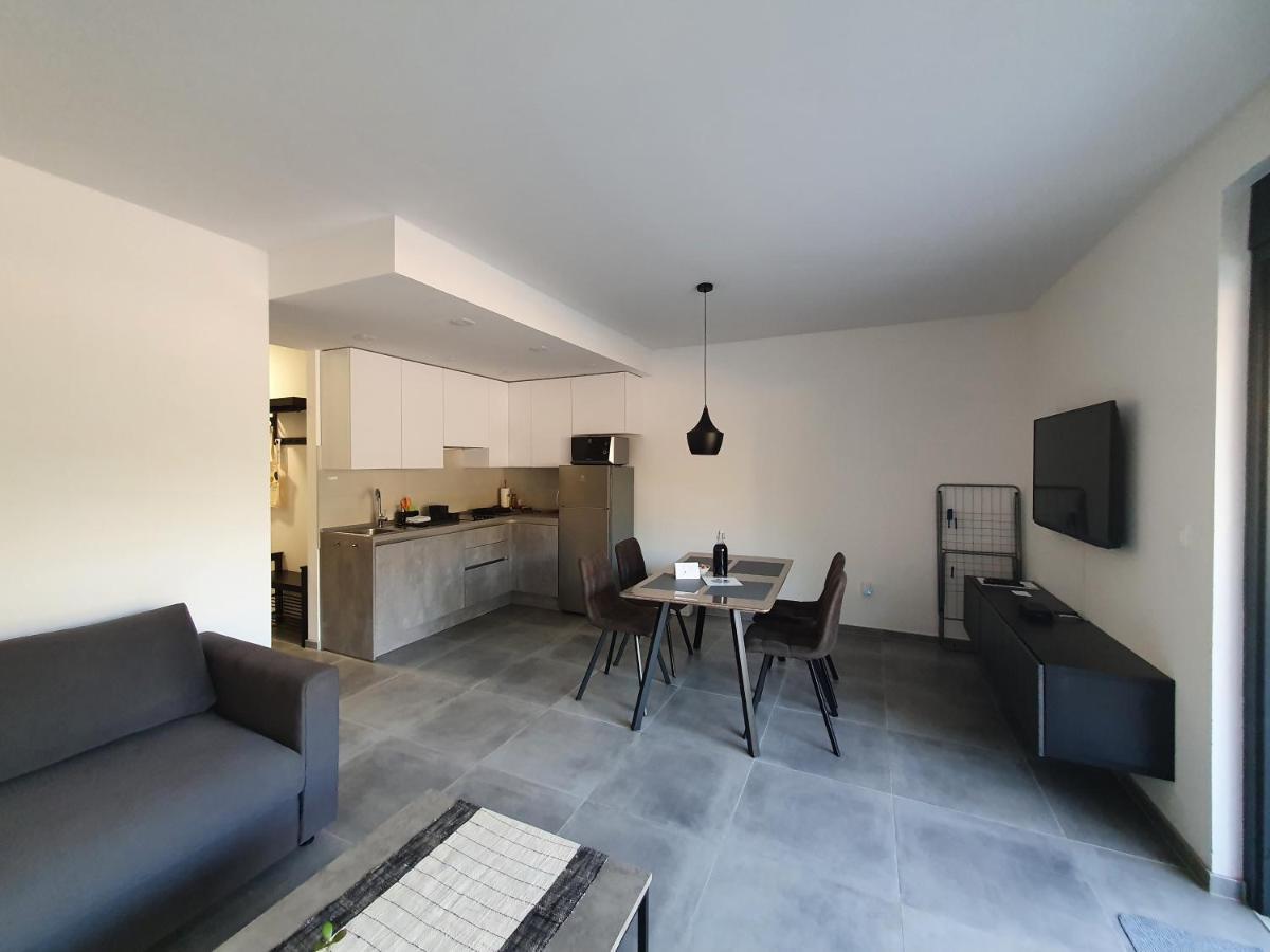 Apartmani Nerium 로비스테 외부 사진